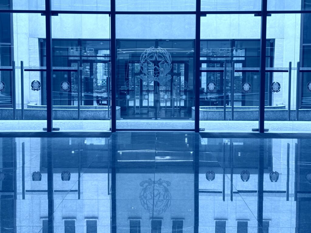 Ingresso del Tribunale di Milano – curatore speciale del minore